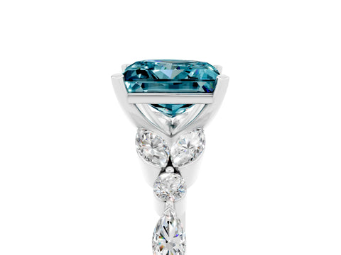 White gold Princess Cut Blue Topaz Solitaire Ring with Side Stones and Four-Prong Setting_29