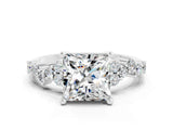 White gold Princess Cut Diamond Cluster Pavé Band with Four-Prong Setting
