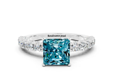 White gold Princess Cut Diamond Pavé Band Solitaire Ring with Prong Setting
