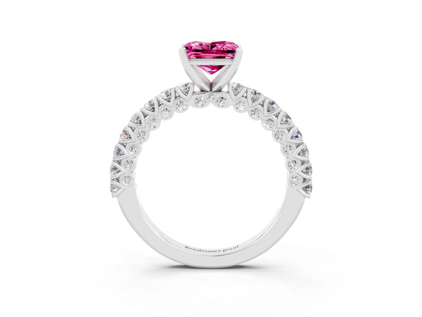 White gold Princess Cut Diamond Pavé Band Solitaire Ring with Prong Setting