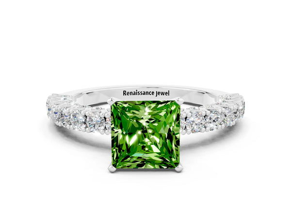 White gold Princess Cut Diamond Pavé Band Solitaire Ring with Prong Setting