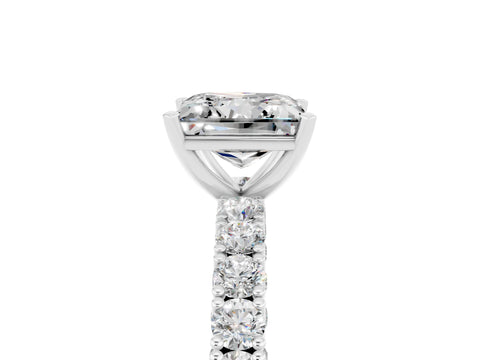 White gold Princess Cut Diamond Pavé Band Solitaire Ring with Prong Setting_5