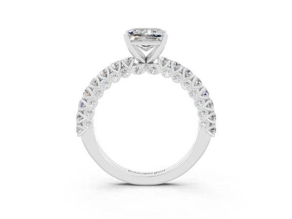 White gold Princess Cut Diamond Pavé Band Solitaire Ring with Prong Setting