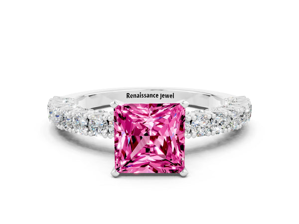 White gold Princess Cut Diamond Pavé Band Solitaire Ring with Prong Setting
