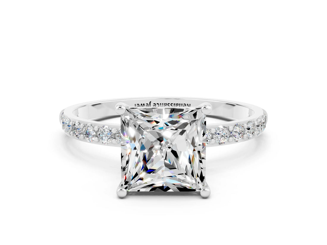 White gold Princess Cut Diamond Pavé Band with Six-Prong Setting
