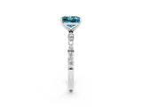 White gold Princess Cut Diamond Pavé Band with Six-Prong Setting_2