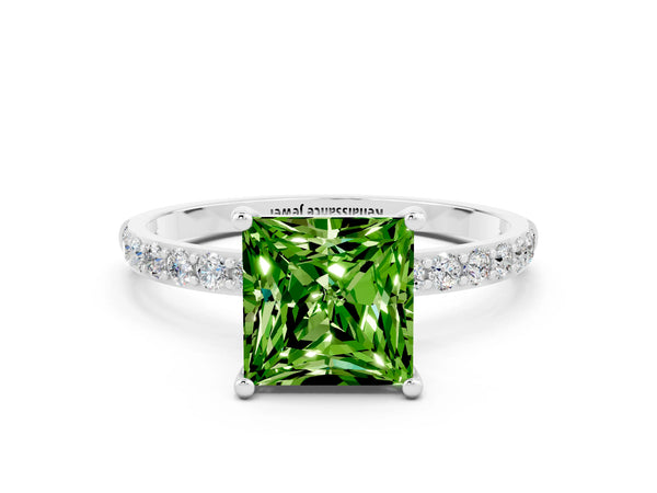White gold Princess Cut Diamond Pavé Band with Six-Prong Setting