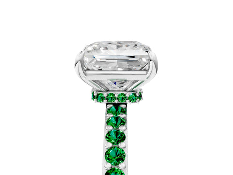 White gold Princess Cut Diamond Pavé Engagement Ring with Round with Emerald side stone Accents and Prong Setting_5