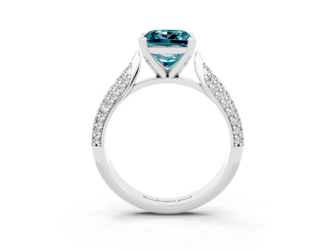 White gold Princess Cut Diamond Solitaire Engagement Ring with Pavé Band and Four-Prong Setting_3