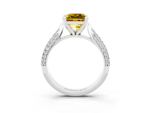 White gold Princess Cut Diamond Solitaire Engagement Ring with Pavé Band and Four-Prong Setting_3