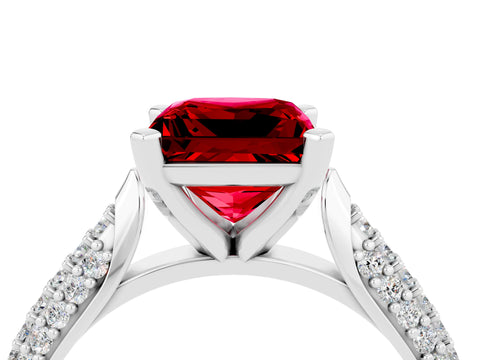 White gold Princess Cut Diamond Solitaire Engagement Ring with Pavé Band and Four-Prong Setting_4