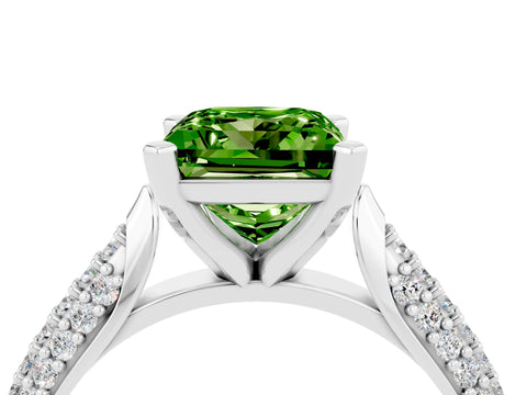 White gold Princess Cut Diamond Solitaire Engagement Ring with Pavé Band and Four-Prong Setting_4