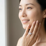 White gold Princess Cut Diamond Three-Stone Ring with Four-Prong Setting and Classic Band_162