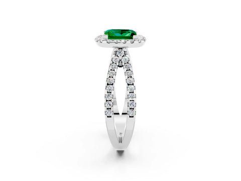 White gold Princess Cut Emerald Halo Ring with Split Shank Pavé Band and Prong Setting_2