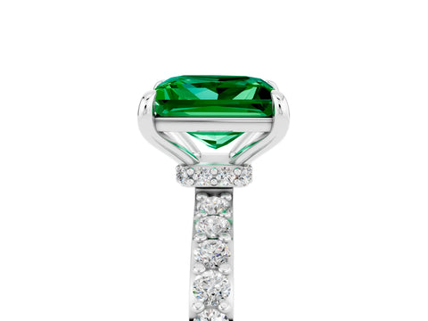 White gold Princess Cut Emerald Pavé Engagement Ring with Round  Accents and Prong Setting_29