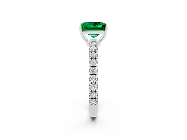 White gold Princess Cut Emerald Pavé Solitaire Engagement Ring with Four-Prong Setting