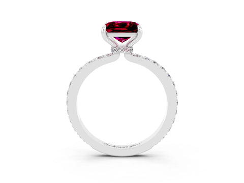 White gold Princess Cut Garnet Pavé Engagement Ring with Round  Accents and Prong Setting_15