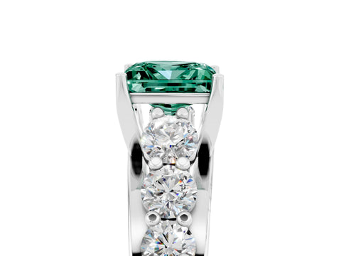 White gold Princess Cut Green Sapphire Engagement Ring with Pavé Band and Four-Prong Setting_5