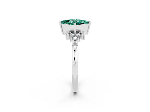 White gold Princess Cut Green Sapphire Ring with Side Stones and Four-Prong Setting_38