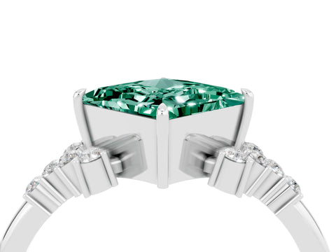 White gold Princess Cut Green Sapphire Ring with Side Stones and Four-Prong Setting_40