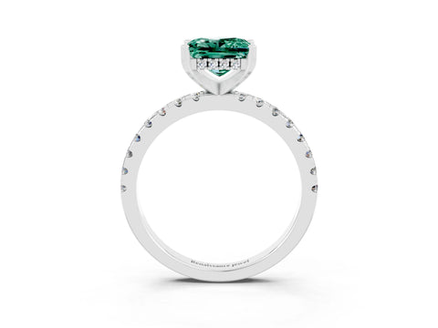 White gold Princess Cut Green Sapphire Solitaire Ring with Pavé Band and Four-Prong Setting_27