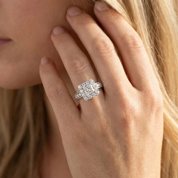 White gold Princess Cut Halo Diamond Pavé Engagement Ring with Milgrain Detailing