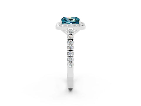 White gold Princess Cut Halo Diamond Ring with Pavé Band and Three-Prong Setting_2