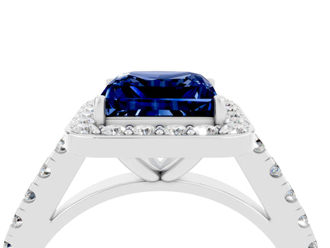 White gold Princess Cut Halo Diamond Ring with Pavé Band and Three-Prong Setting_4