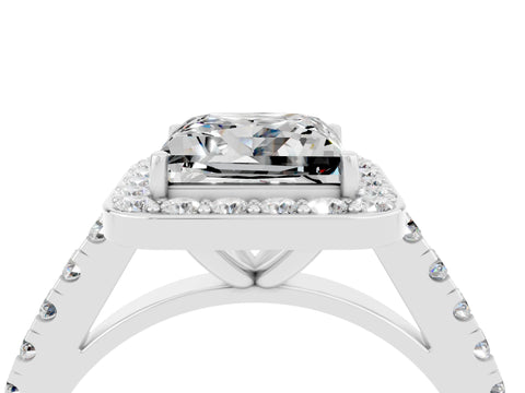 White gold Princess Cut Halo Diamond Ring with Pavé Band and Three-Prong Setting_4