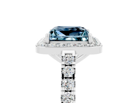 White gold Princess Cut Halo Diamond Ring with Pavé Band and Three-Prong Setting_5