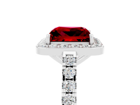 White gold Princess Cut Halo Diamond Ring with Pavé Band and Three-Prong Setting_5