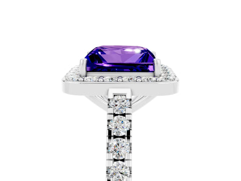White gold Princess Cut Halo Diamond Ring with Pavé Band and Three-Prong Setting_5