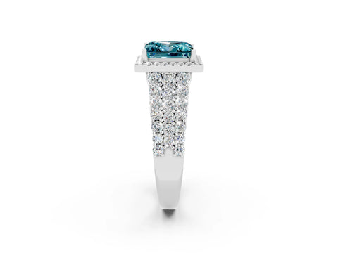 White gold Princess Cut Halo Pavé Diamond Engagement Ring with Split Shank and Four-Prong Setting_2
