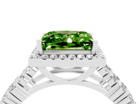 White gold Princess Cut Halo Pavé Diamond Engagement Ring with Split Shank and Four-Prong Setting_4