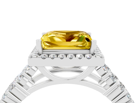 White gold Princess Cut Halo Pavé Diamond Engagement Ring with Split Shank and Four-Prong Setting_4