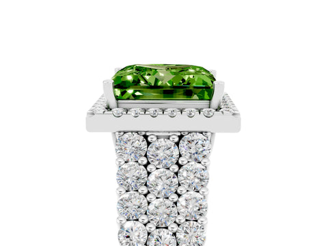 White gold Princess Cut Halo Pavé Diamond Engagement Ring with Split Shank and Four-Prong Setting_5