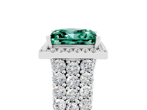 White gold Princess Cut Halo Pavé Diamond Engagement Ring with Split Shank and Four-Prong Setting_5
