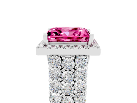 White gold Princess Cut Halo Pavé Diamond Engagement Ring with Split Shank and Four-Prong Setting_5