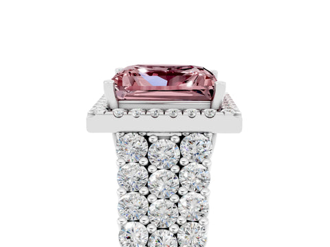 White gold Princess Cut Halo Pavé Diamond Engagement Ring with Split Shank and Four-Prong Setting_5