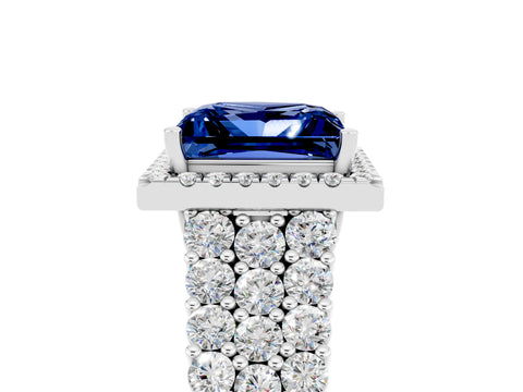 White gold Princess Cut Halo Pavé Diamond Engagement Ring with Split Shank and Four-Prong Setting_5
