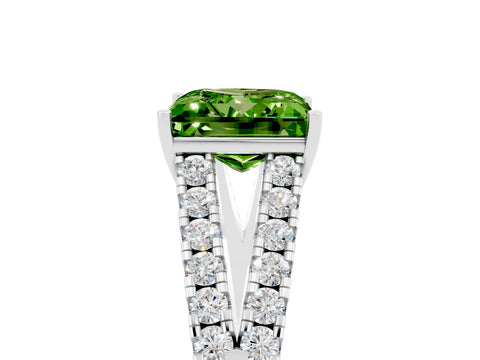 White gold Princess Cut Peridot Split Shank Pavé Engagement Ring with Four-Prong Setting_17