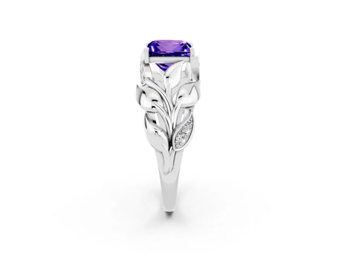 White gold Princess Cut Solitaire Leaf-Inspired Engagement Ring with Prong Setting_2