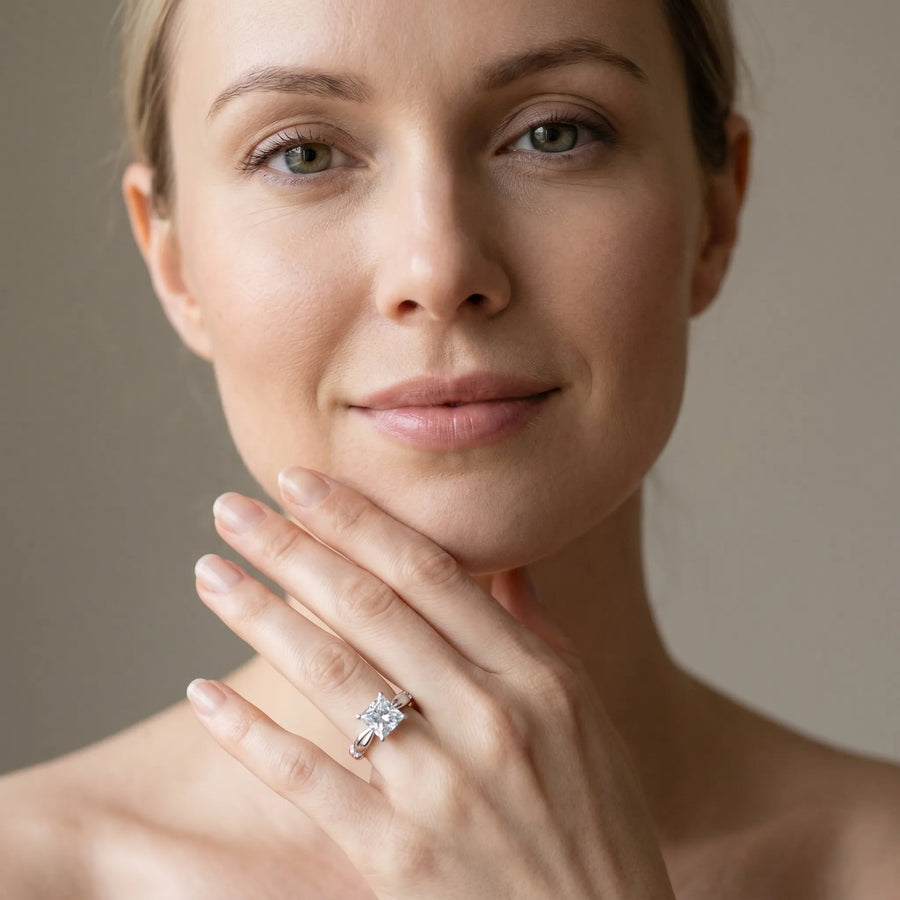 White gold Princess Solitaire Diamond Twisted Band with Four-Prong Setting
