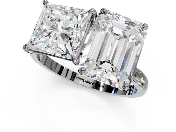 White gold Princess and Emerald Cut Toi Moi Ring with Prong Setting