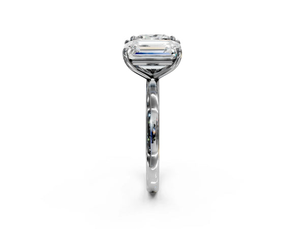 White gold Princess and Emerald Cut Toi Moi Ring with Prong Setting