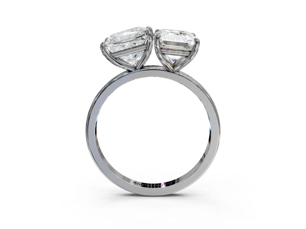 White gold Princess and Emerald Cut Toi Moi Ring with Prong Setting