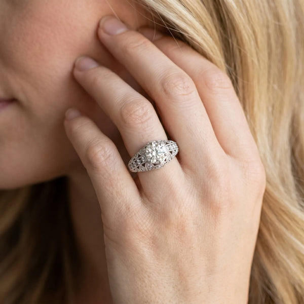 White gold Round Brilliant Milgrain Pave Split Shank Hexagon Prong Setting Ring