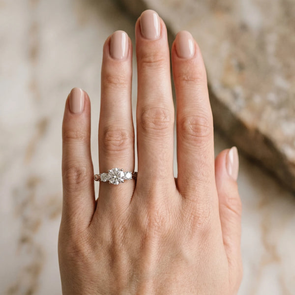 White gold Round Brilliant Three-Stone Bamboo Band with Prong Setting