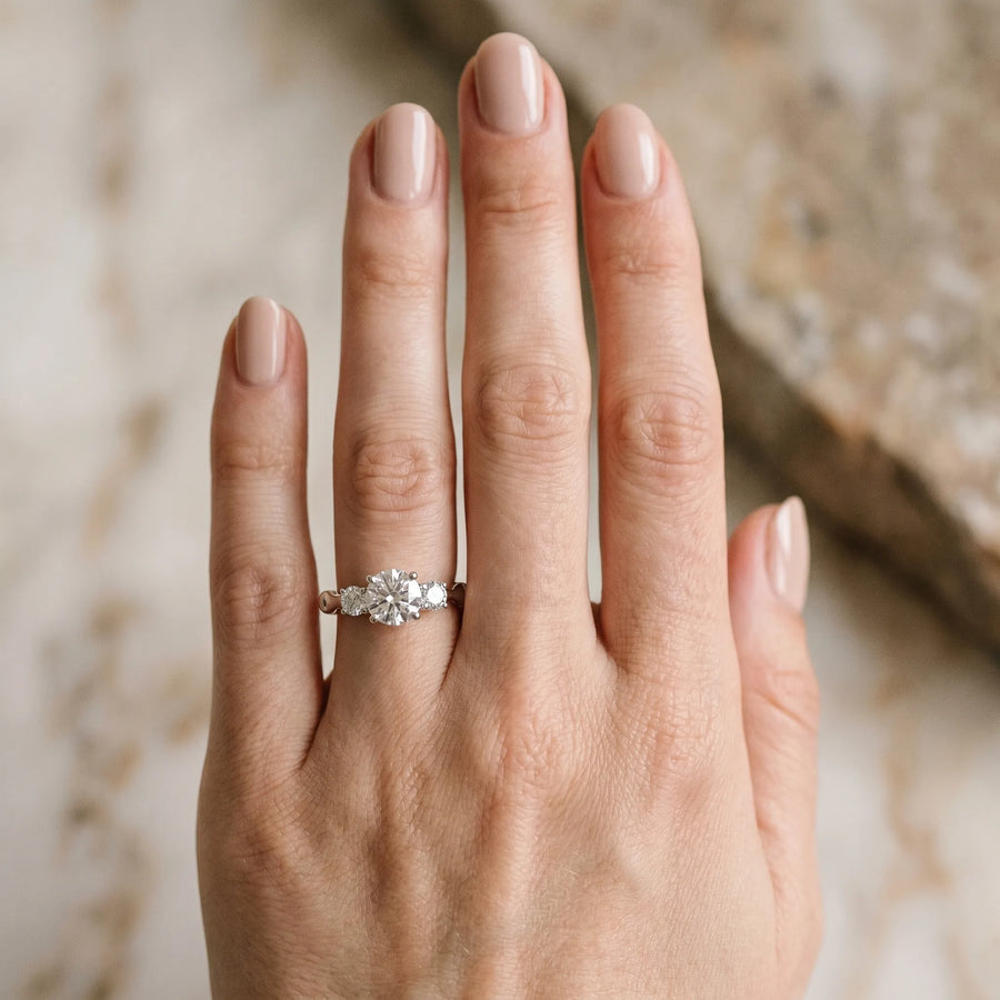 White gold Round Brilliant Three-Stone Bamboo Band with Prong Setting