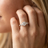 White gold Round Brilliant Three-Stone Bamboo Band with Prong Setting_30